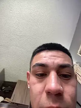 Taylor_DiamondBoy élő XXX-chatje