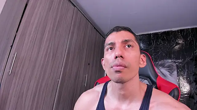 Erik_castle Adlı Modelin Web Kamerası Şovu