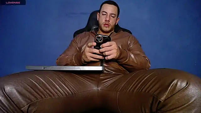Chat XXX en directo de Maxxxpowerful