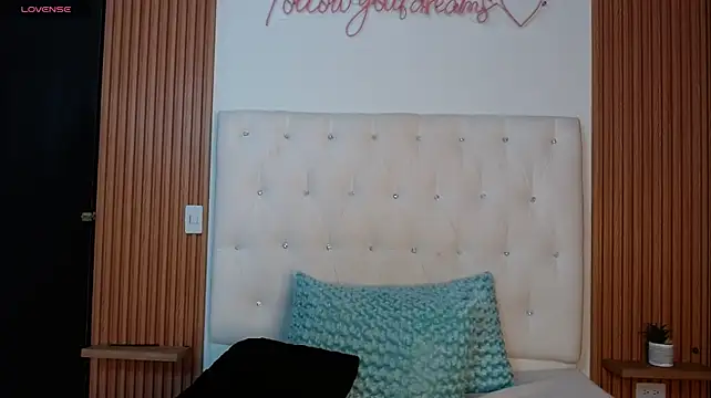 GreciaEvanss লাইভ XXX চ্যাট