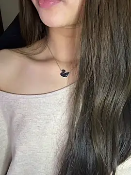 Yiyina_17 Live XXX Chat