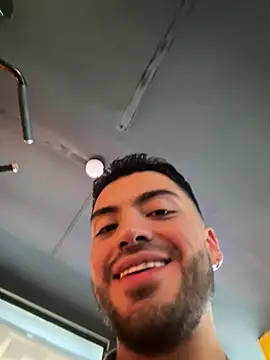 Chat +18 de Alexander_Diazz ao vivo