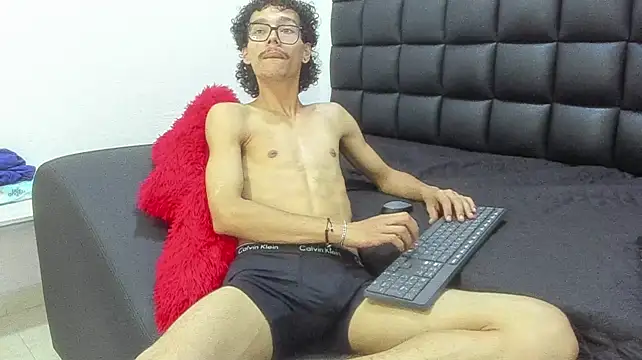 KittyStarmorbid Webcam Show
