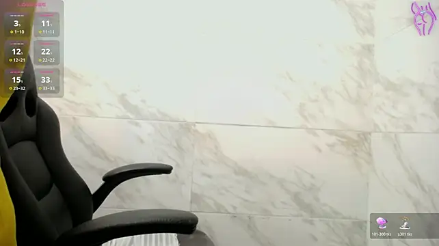 yaazhinii Live XXX Chat
