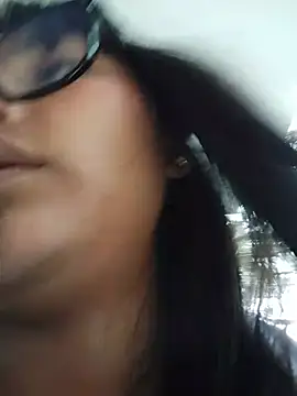 Emily-7 live XXX chat