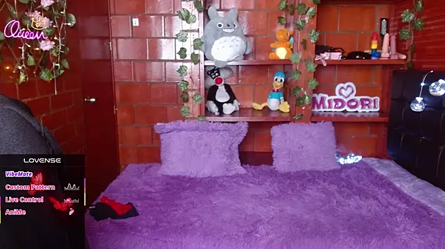 MidoriQuiinn's Live XXX Chat