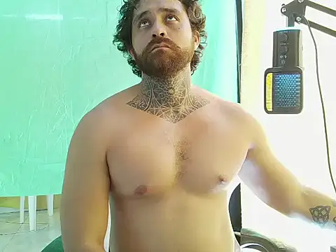aronmiller404 Webcam Show