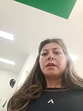 emma_tour's Webcam Show