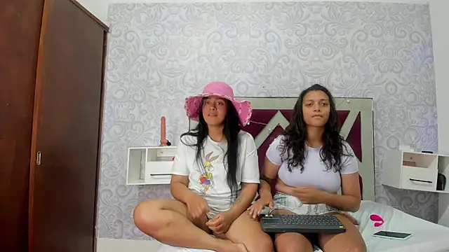 Chat XXX ao vivo de LucyAndBella