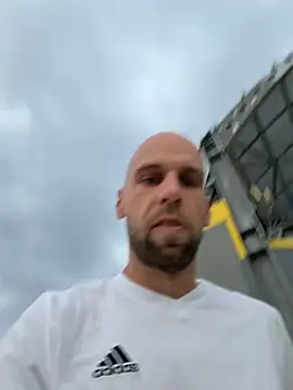 Oliver_outside live XXX chat