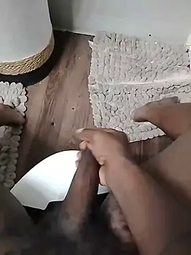 makeherfeelg Show in webcam