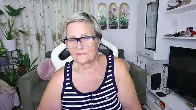 צ'אט XXX בשידור חי של Selenna57