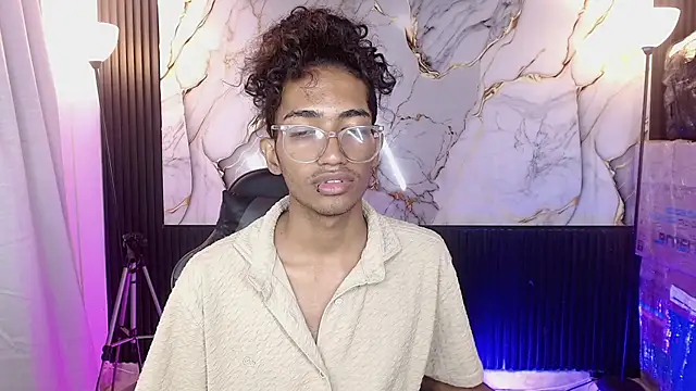triiangel_latinboy Live XXX Chat