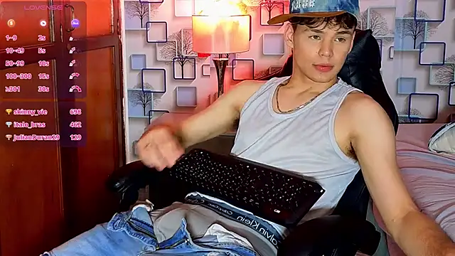 XXX chat uživo modela LoganSteel_
