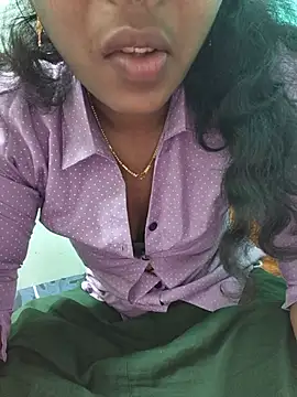 Tamil-yalini Live XXX Chat