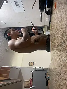 Taylor_DiamondBoy élő XXX-chatje