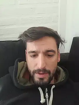 Show modela Emi_Argentina na web-kameri