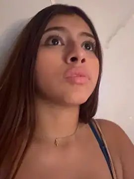 Chat +18 de dafne17_ ao vivo
