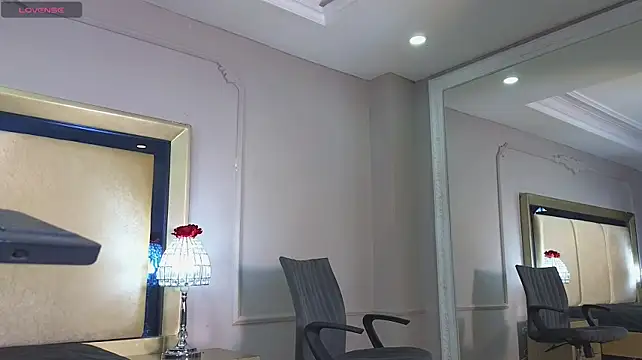 XXX chat uživo modela CharlesBrown_
