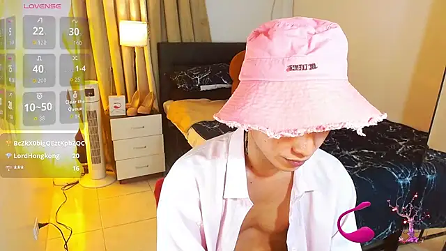 WildestTwink's Live XXX Chat