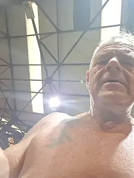 gymrat61 Chat XXX in diretta
