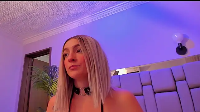 Kate_bunny_ élő XXX-chatje