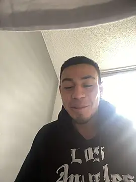 Taylor_DiamondBoy XXX чат на живо