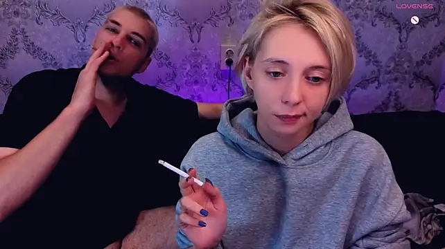 Show modela DarkDominSmoke na web-kameri