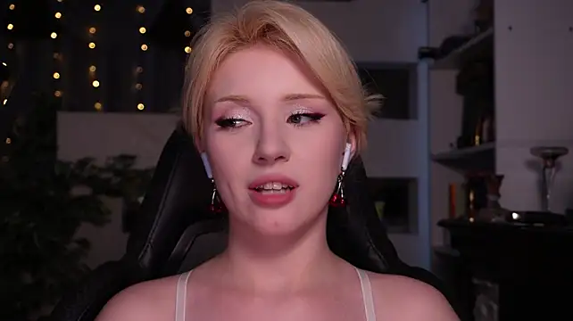 Chat +18 de Chriss_Fox ao vivo