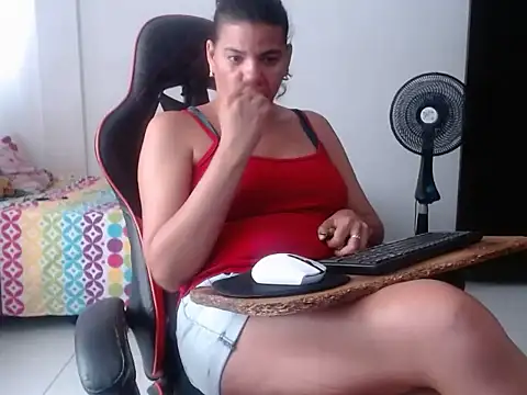 Adriana_0312's Live XXX Chat