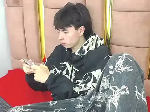 MICHAEL_HONEY XXX чат на живо