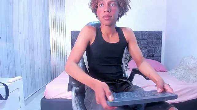 Chat XXX en directo de luccas_lowee