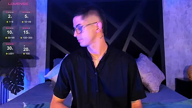 Show modela Ostin_Colt na web-kameri