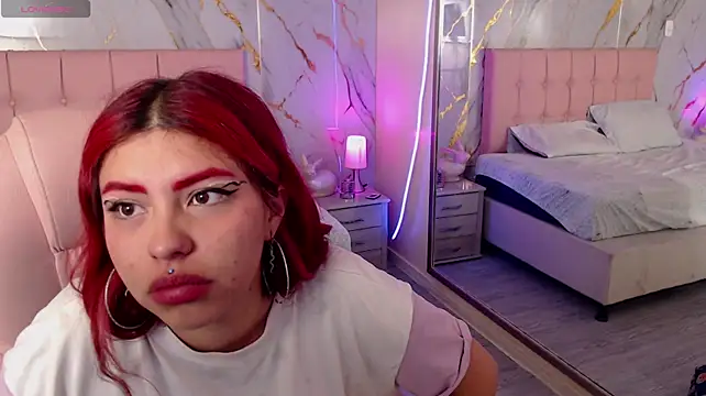 LilMoon_'s Live XXX Chat
