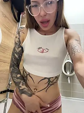 babydolll Шоу с уебкамера