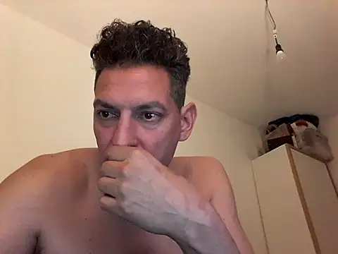 צ'אט XXX בשידור חי של ARTANIS20