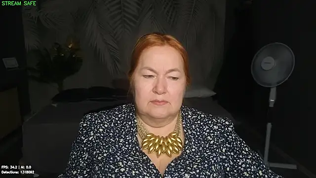 Nola_Nurse élő XXX-chatje