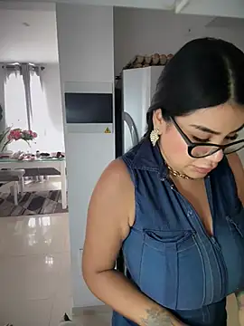 Issane_Peru Live XXX Chat