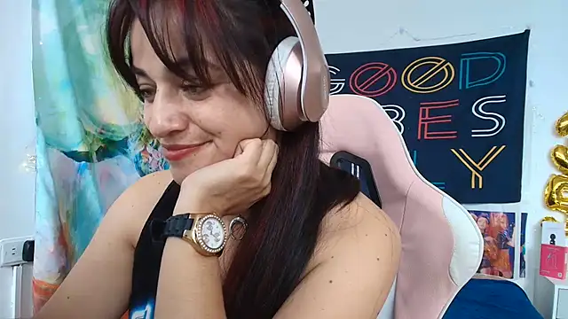 LovelyAzucena Chat XXX live