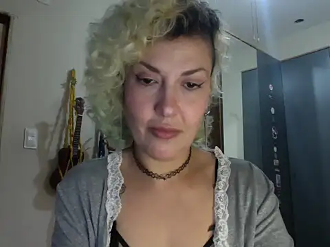 MariLouM's Live XXX Chat