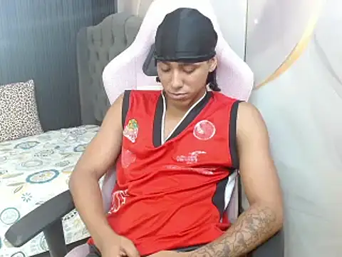 Chat +18 de desireblack_ ao vivo