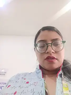 SOFI__10 Adlı Modelin Canlı XXX Sohbeti