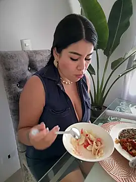 Chat XXX en directo de Issane_Peru