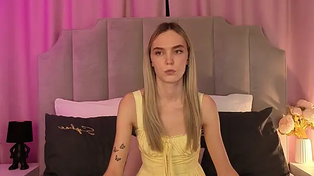 NikkiRyx Chat XXX live