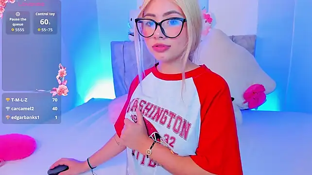 kaathblond_ Adlı Modelin Web Kamerası Şovu