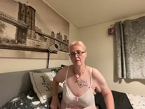 Živý XXX chat Curvy-Jinx