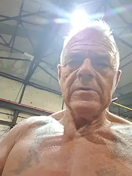 gymrat61 Webcam Show