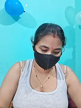 DivyaBhabhi69@xh's Live XXX Chat