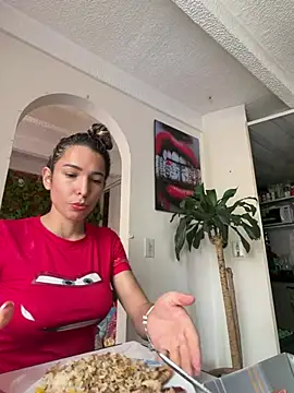 Niky_777 Adlı Modelin Canlı XXX Sohbeti