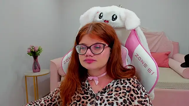 ChloeHalses live XXX chat